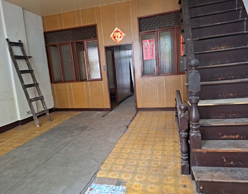 朝陽商圈整座透天一樓賺錢金店面2+3樓上自用或分租 - Image 11