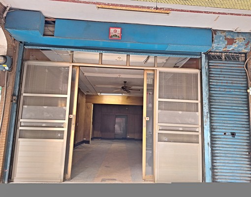 朝陽商圈整座透天一樓賺錢金店面2+3樓上自用或分租 - Image 4