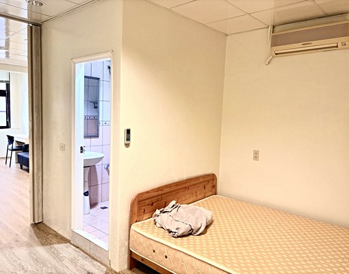 【套房出租】近龜山鄉公所/中興後街商圈|家具電齊全|女性限定 - Image 2