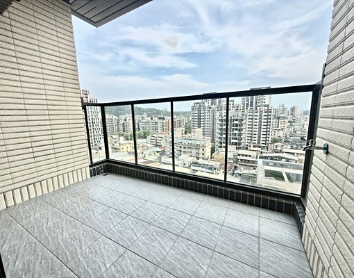 北投捷運全新四房房加車位 - Image 3