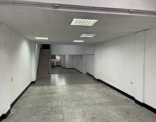 正大馬路旁透天，三層85坪大空間! - Image 3