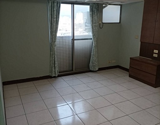 大勇國小崇倫國中旁/重新整修大四房/可貓可租補/空屋 - Image 12