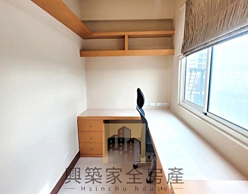 ⛩️六家稀有✩三面採光大兩房✩含平車蓉 - Image 2