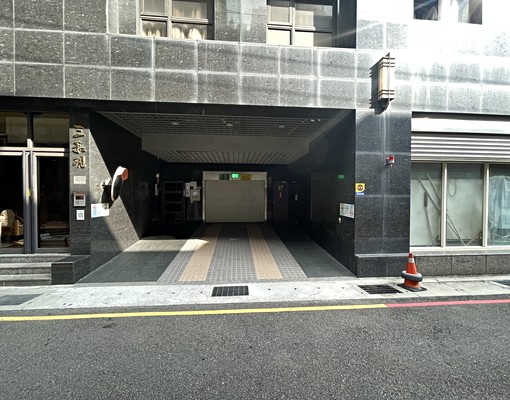 三和國中捷運站/自強路三段-塔式車位（可停休旅車） - Image 1