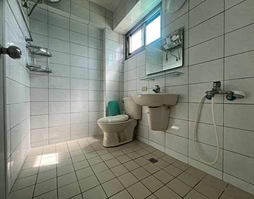 台南車站旁通風有陽台大套房 - 591租屋網 - Image 3