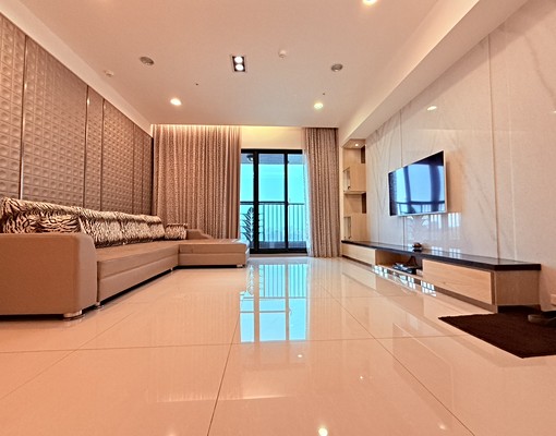 享受好居《巨蛋商圈河堤公園優美高樓層精緻三房附平車》 - Image 1