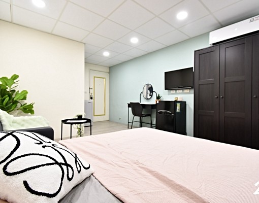 中都市場旁、鄰近三鳳中街，全新裝修、全新家俱電【套房】出租 - Image 10