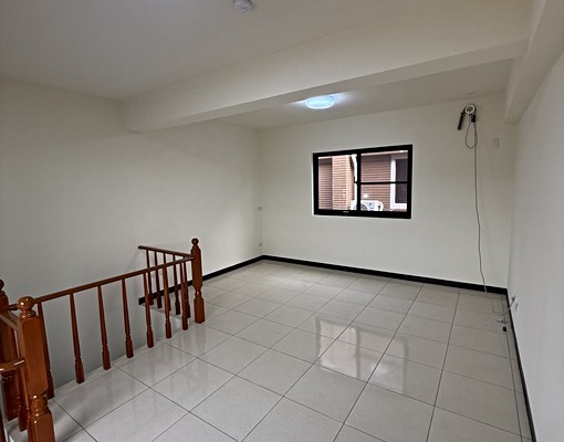 苗栗高鐵特區向南透天門口停車全新未住步行8分鐘到學校 - Image 11