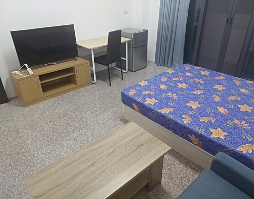 西區忠勤街獨棟電梯套房出租★可申請租屋補助★陽台大隔音採光好 - Image 1