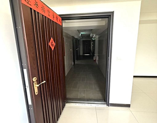 免仲介費可租補初日三房車-五泰房屋張一善 - Image 14