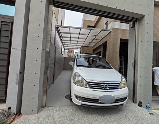 正市中心全新車墅４房4衛，近南科 - Image 2