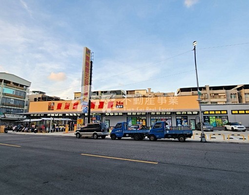 租-五甲商圈★臨路１4米|面寬近5米１＋２騎樓可店住 - Image 12