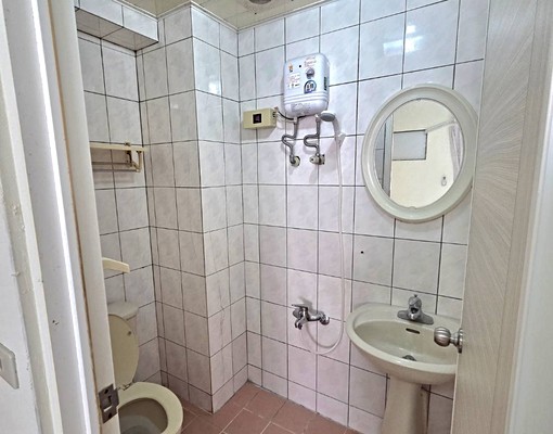 近精武車站/獨立衛浴/陽台/可租補/大露臺洗曬/意志力 - Image 5