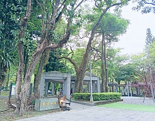 中研院側門公園超商黃金3樓中研院側門旁近公園超商站牌生活機 - Image 1