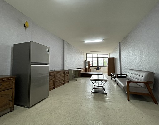 超大三樓套房使用坪數14坪,附節能家電,傢俱全配 - 591租屋網 - Image 1