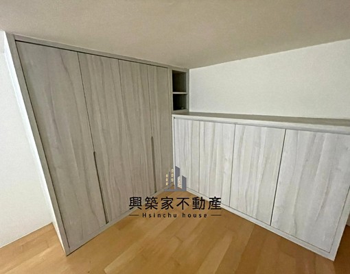 A家樂福正對面|陽光暖暖樓中樓|挑高空間 - Image 8