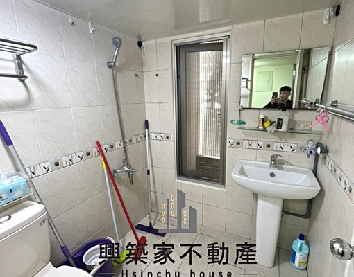 A家樂福正對面|陽光暖暖樓中樓|挑高空間 - Image 9