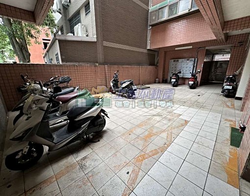 近台元園區仁愛國中旁家具電全整潔新整修套房 - Image 7