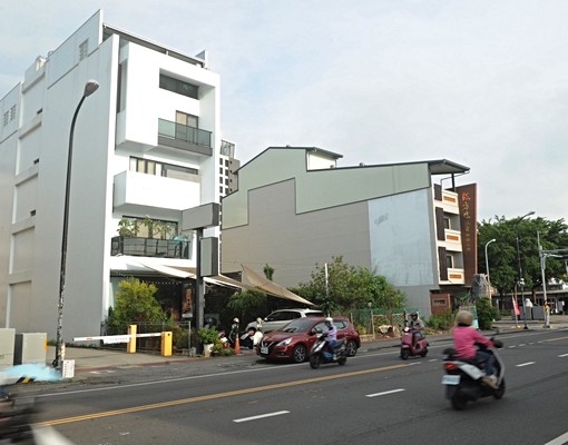 草屯太平路大面寬適百業醫美診所一樓店面 - Image 13