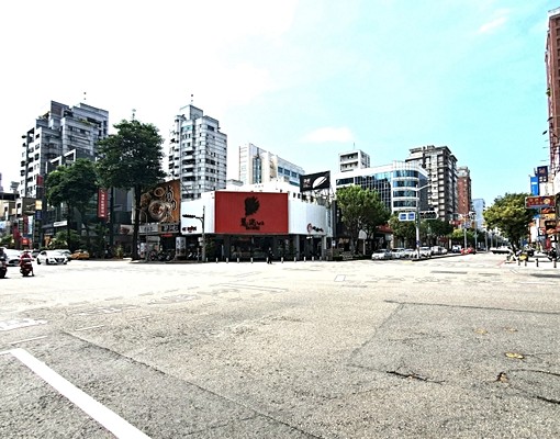 明誠自由精華商圈✅9米大面寬燙金店面✅ - Image 11