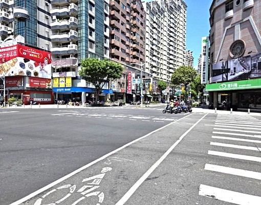 明誠自由精華商圈✅9米大面寬燙金店面✅ - Image 6