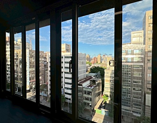 <可貓可開伙>捷運忠孝新生松江南京站。電梯陽台美屋(仲介免) - Image 6