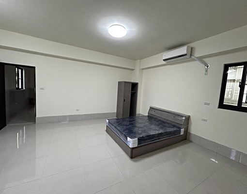 全新建築與設備、限租女生、近文藻大學、自由市場、捷運、有電梯 - Image 2
