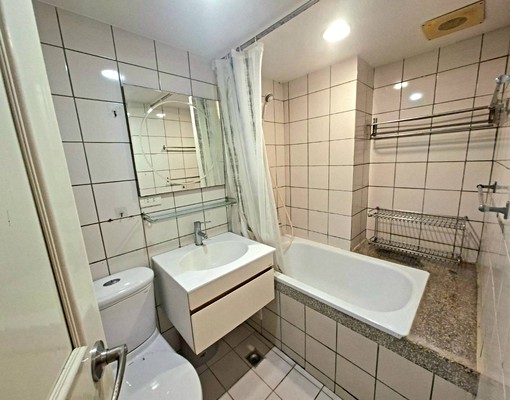台北小巨蛋/裝潢精美格局方正/採光通風家具齊全/包裹垃圾代收 - Image 10