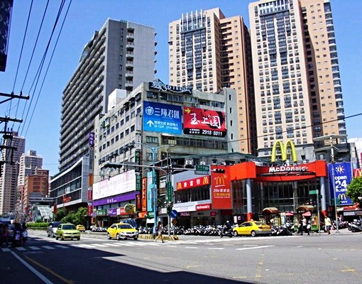 最便利的生活方式到站即到家捷運七張站裝潢屋寬闊的室外美景 - Image 14