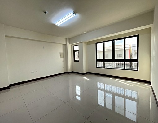 秀水正番花路全新電梯大面寬店面+住家-出租 - Image 4