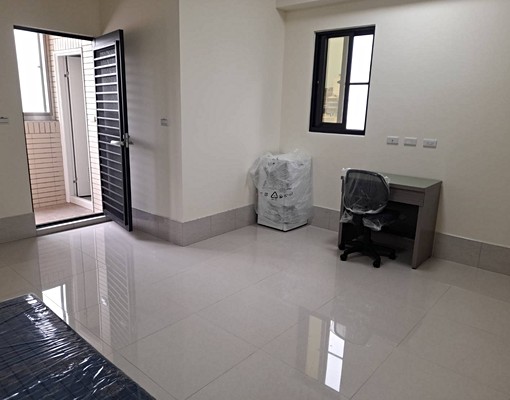 全新建築與設備、限租女生、近文藻大學、自由市場、捷運、有電梯 - Image 2