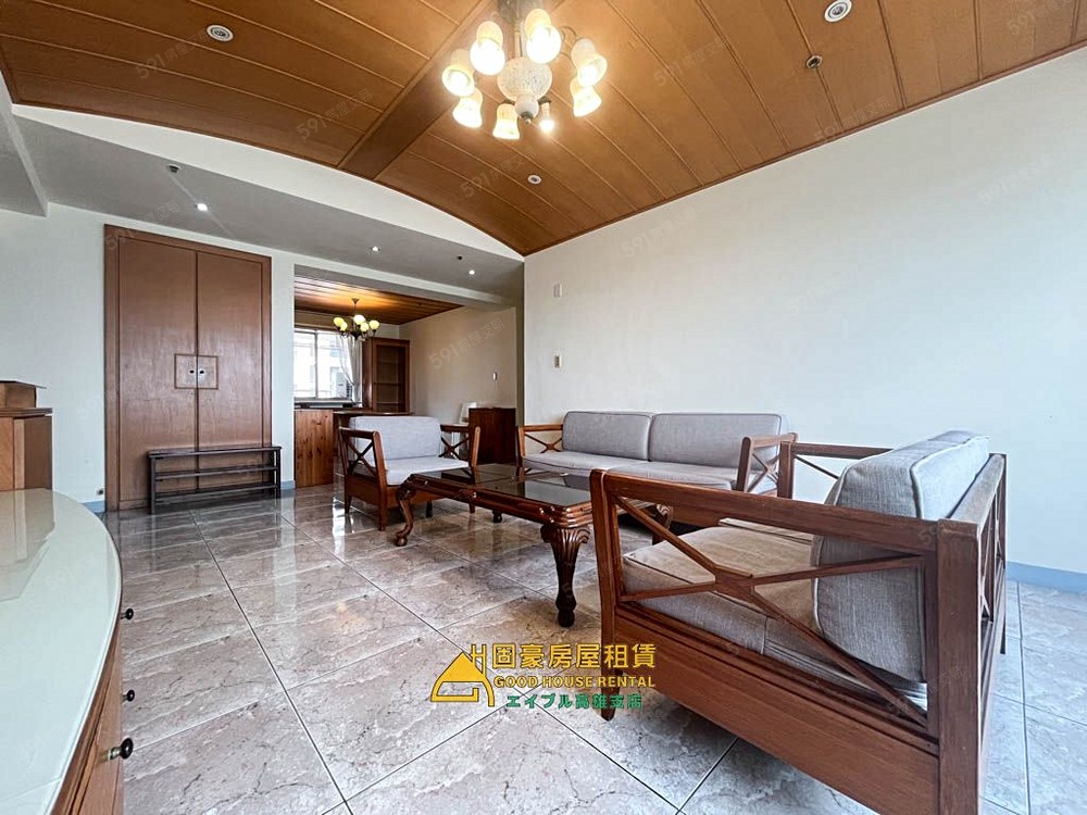 固豪👍可租補河堤心園大廈寬敞4房雙平車 - Image 1