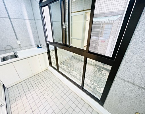 捷運文德/電梯租案。獨立陽台。可登記。商用。住家 - Image 7