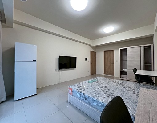 台積電旁/全新交屋套房/4K聯網超大電視 - Image 4