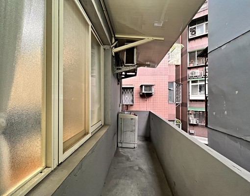 小房東*步行7分鐘菜寮站*可租補*台電電價計算*獨立陽台 - Image 7