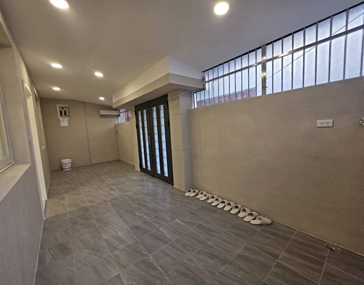 大坪林站★住家商辦皆宜★邊間一樓★全新裝潢★3房大前院 - Image 2