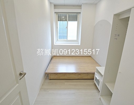 南港展覽館捷運站/一年新全室裝潢/近軟體園區/含稅可租屋補助 - Image 8