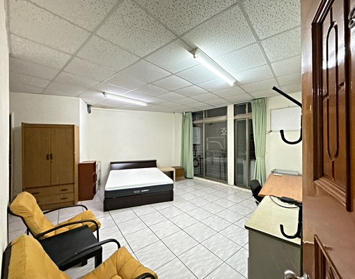 新興路東興巷健康大套含網路MOD水200電5.5瓦斯200 - Image 1