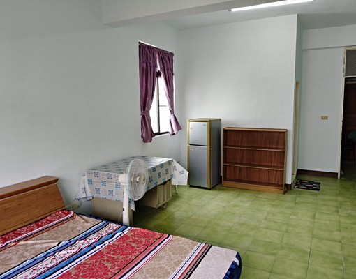 近高速公路建國交流道，生活機能佳，最邊間採光良好，獨立出入口 - Image 9
