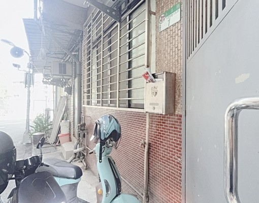 市政府站附機車停車位免爬樓梯全新裝潢可附全新傢俱獨立套房 - Image 9