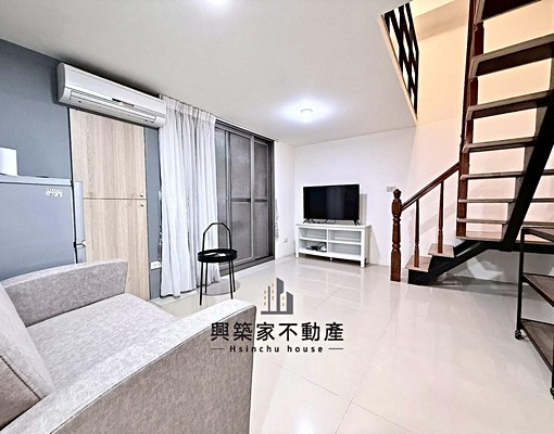 ‼️家樂福正對面｜陽光暖暖樓中樓｜挑高空間 - Image 3