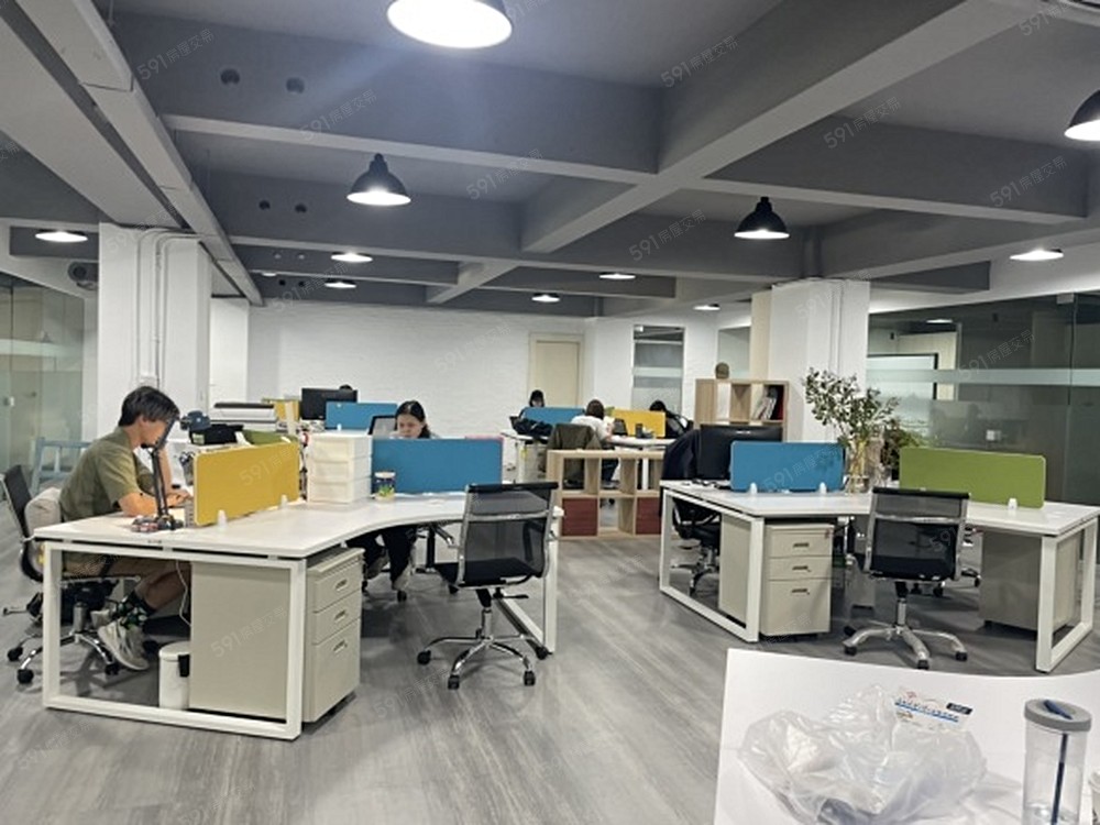 不受侷限的開放式辦公空間