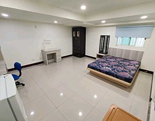 大潤發花市商圈,優質採光大套房,對外窗,屋內明亮 - Image 6