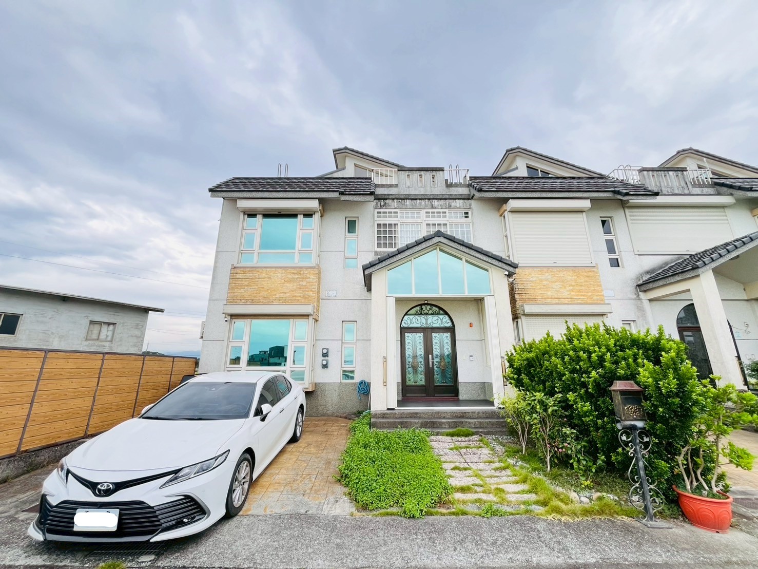 ✨員山大面寬邊間美別墅✨台屋OA