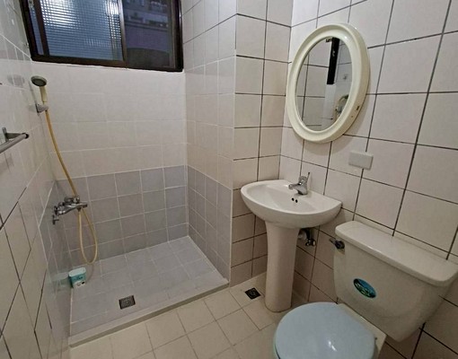 🍀可租補🍀大套房🍀獨立陽台 - Image 5