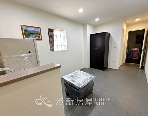 獨立套房｜東門街可租補有流理台.陽台電梯套房 - Image 2