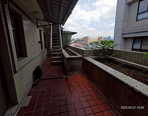 公館捷運步行4分鐘靜巷花園套房(房仲勿擾) - Image 10