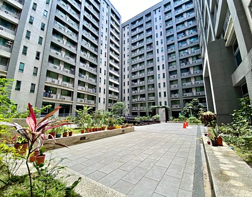 元智大富翁/全新國際牌變頻冷暖冷氣/台水電/乾淨清潔油漆 - Image 11