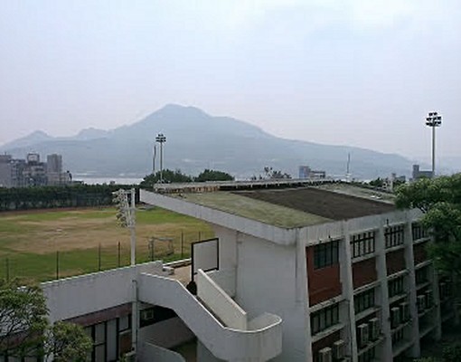 淡江大學第一排上課很難遲到 - Image 3