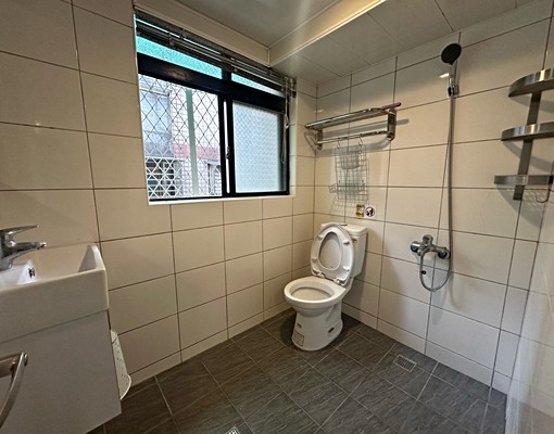 頂溪/格局方正採光通風/外推窗獨洗曬/掀床家具齊全/生活機能 - Image 7